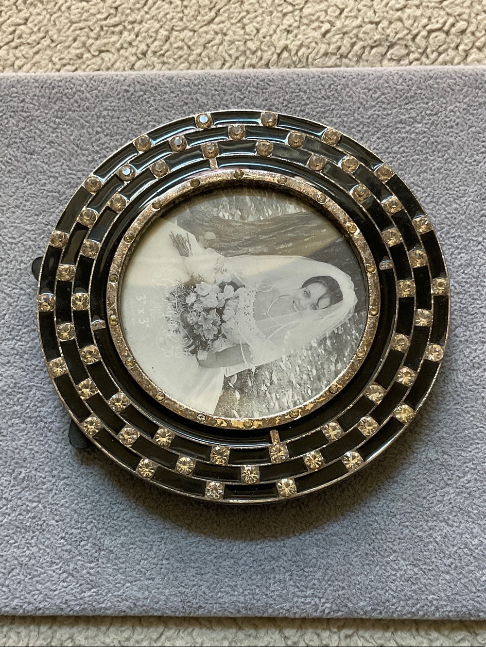 Round Decorative Photo Frame with Black and Silver Crystal Accents